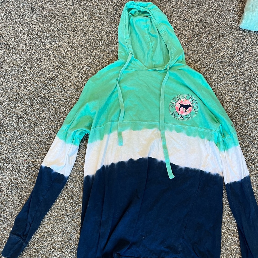 Hooded long sleeve shirt